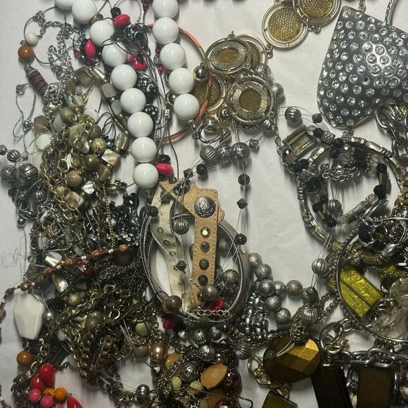 J360 Craft Bulk Bundle of Jewelry - Picture 5 of 8